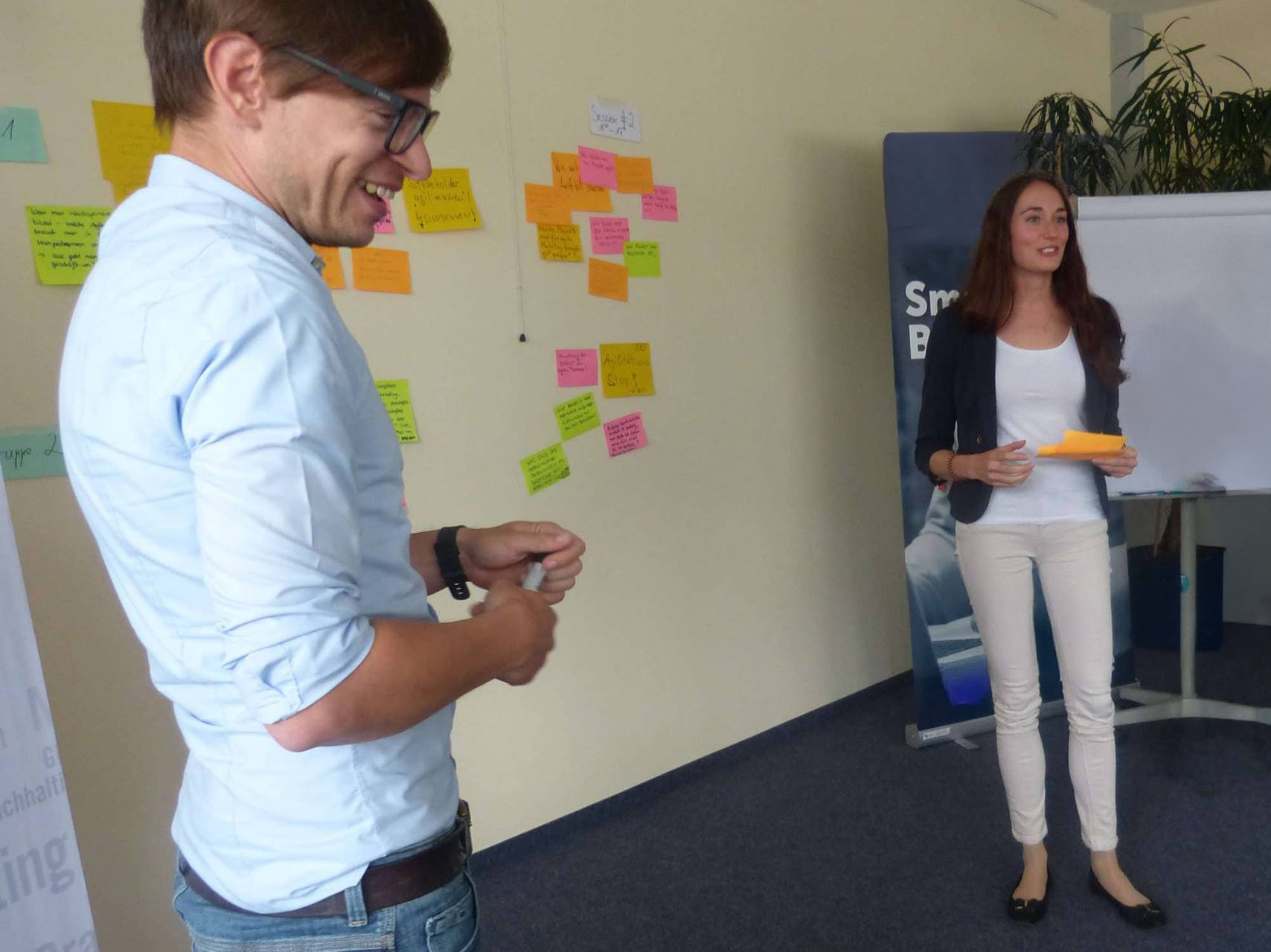 Bernd Kleinschrod is moderating a strategy workshop